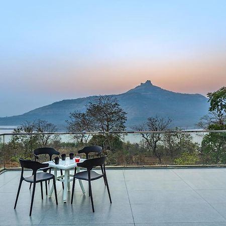 Saffronstays Stargazer, Karjat - Luxury Pool Villa With Lake View Eksteriør bilde