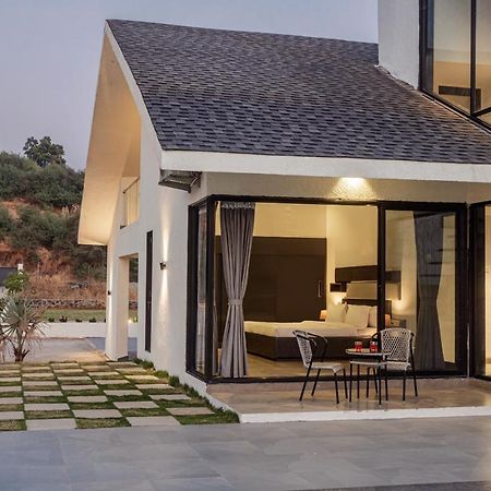 Saffronstays Stargazer, Karjat - Luxury Pool Villa With Lake View Eksteriør bilde