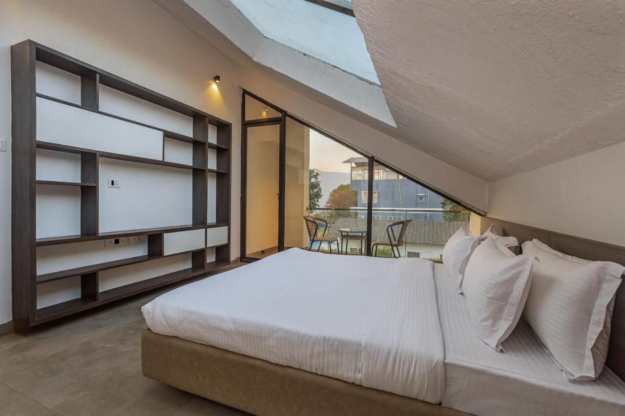 Saffronstays Stargazer, Karjat - Luxury Pool Villa With Lake View Eksteriør bilde