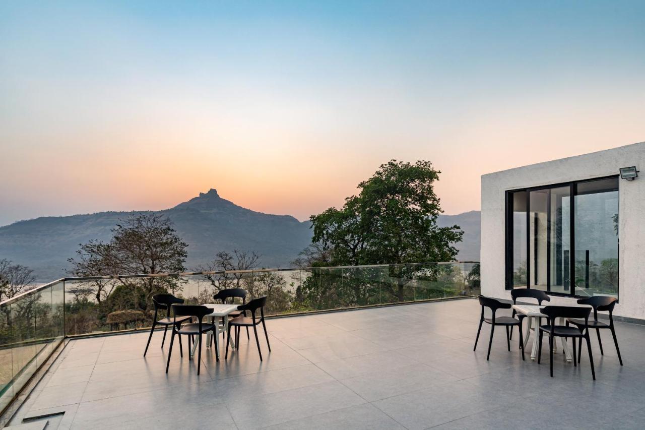 Saffronstays Stargazer, Karjat - Luxury Pool Villa With Lake View Eksteriør bilde