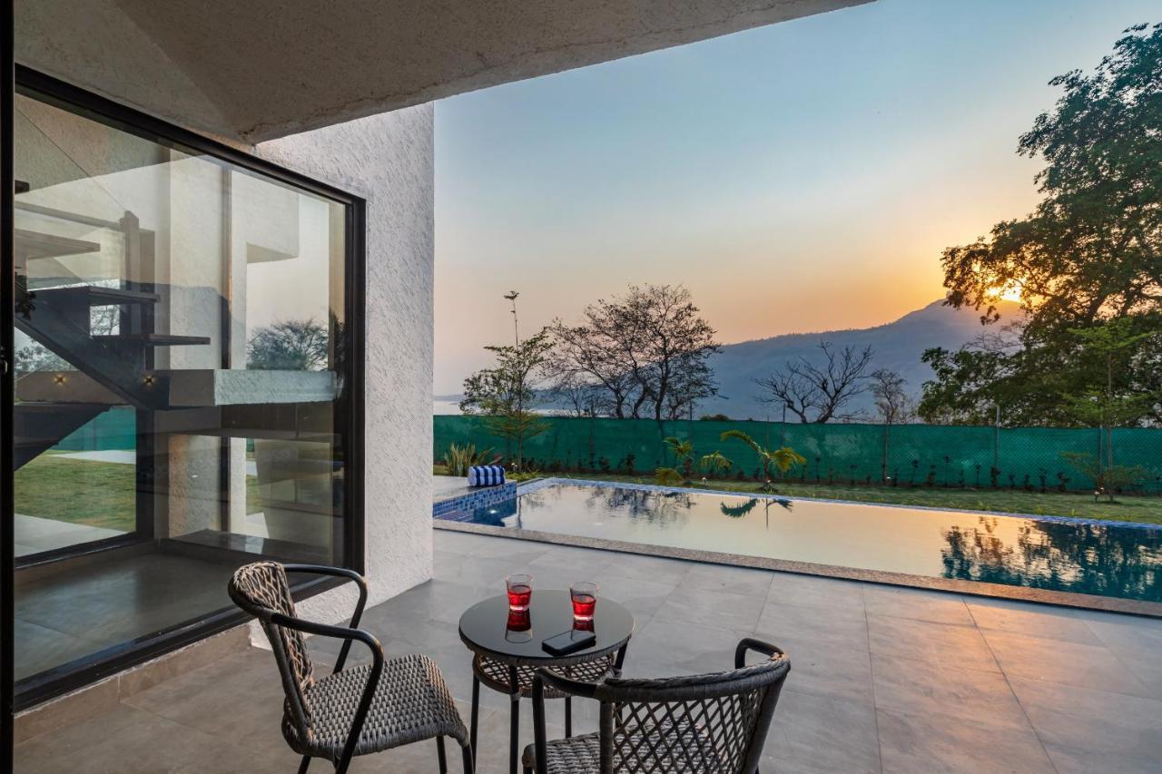 Saffronstays Stargazer, Karjat - Luxury Pool Villa With Lake View Eksteriør bilde