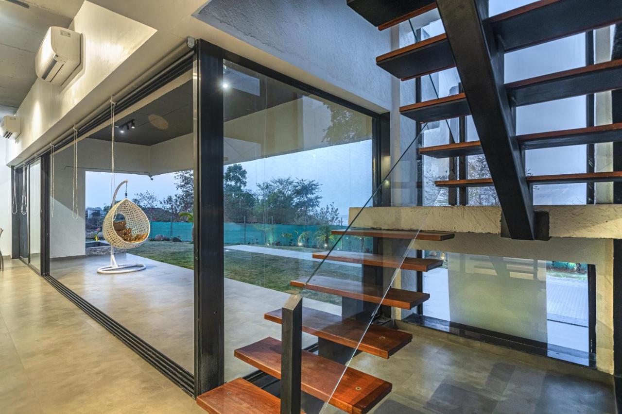 Saffronstays Stargazer, Karjat - Luxury Pool Villa With Lake View Eksteriør bilde